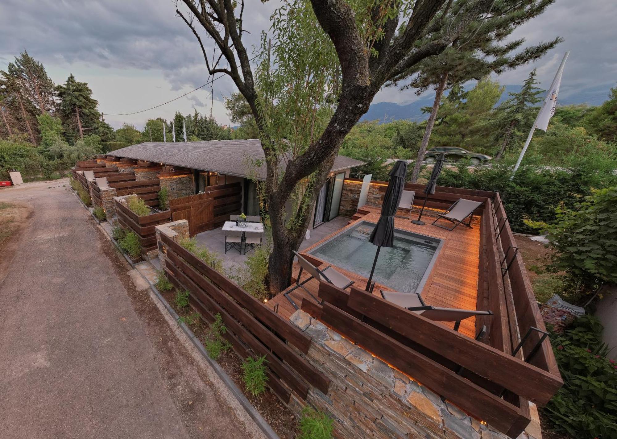 Sylvia Camping & Luxury Suites, Panel Hospitality Homes & Villas 리토코론 외부 사진