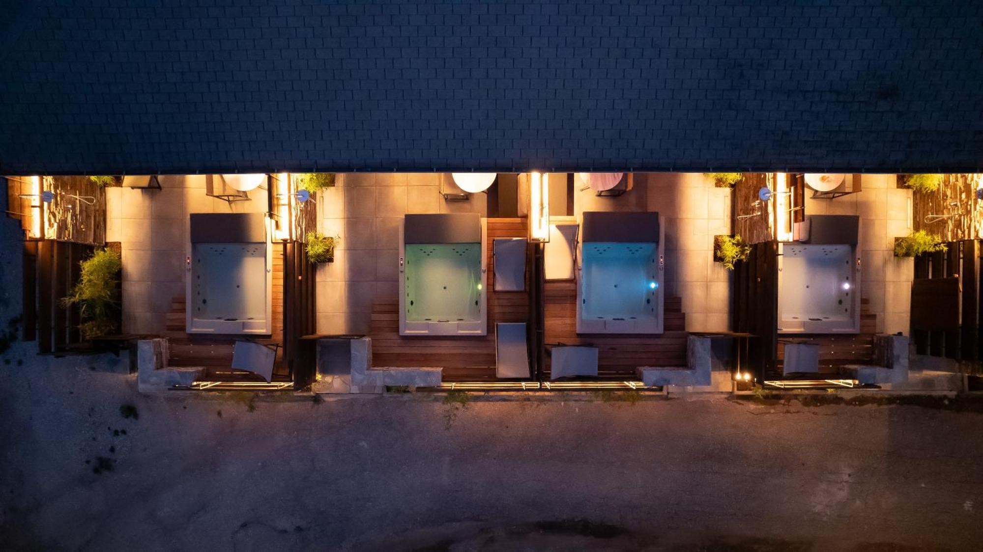 Sylvia Camping & Luxury Suites, Panel Hospitality Homes & Villas 리토코론 외부 사진